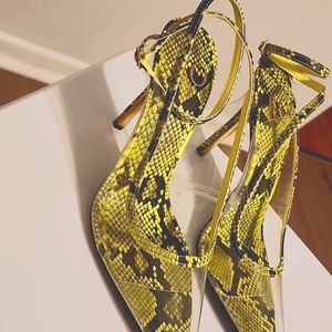 JLO  sz 8M citron Parlata heels (New)